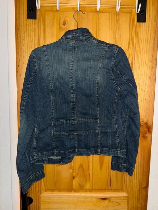 Mossimo Supply Co. Blue Denim Jacket with Contrast Stitching - Picture 3 of 3